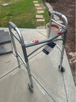 Walker folding