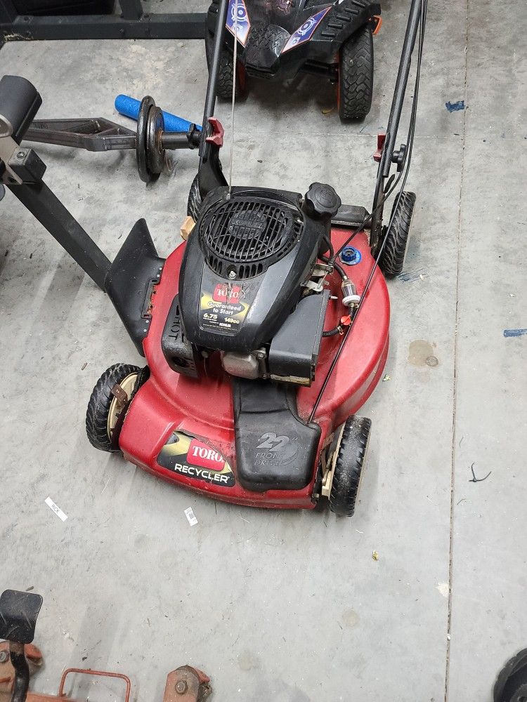 22 Inch Self Propelled Toro Recycler Lawn Mower