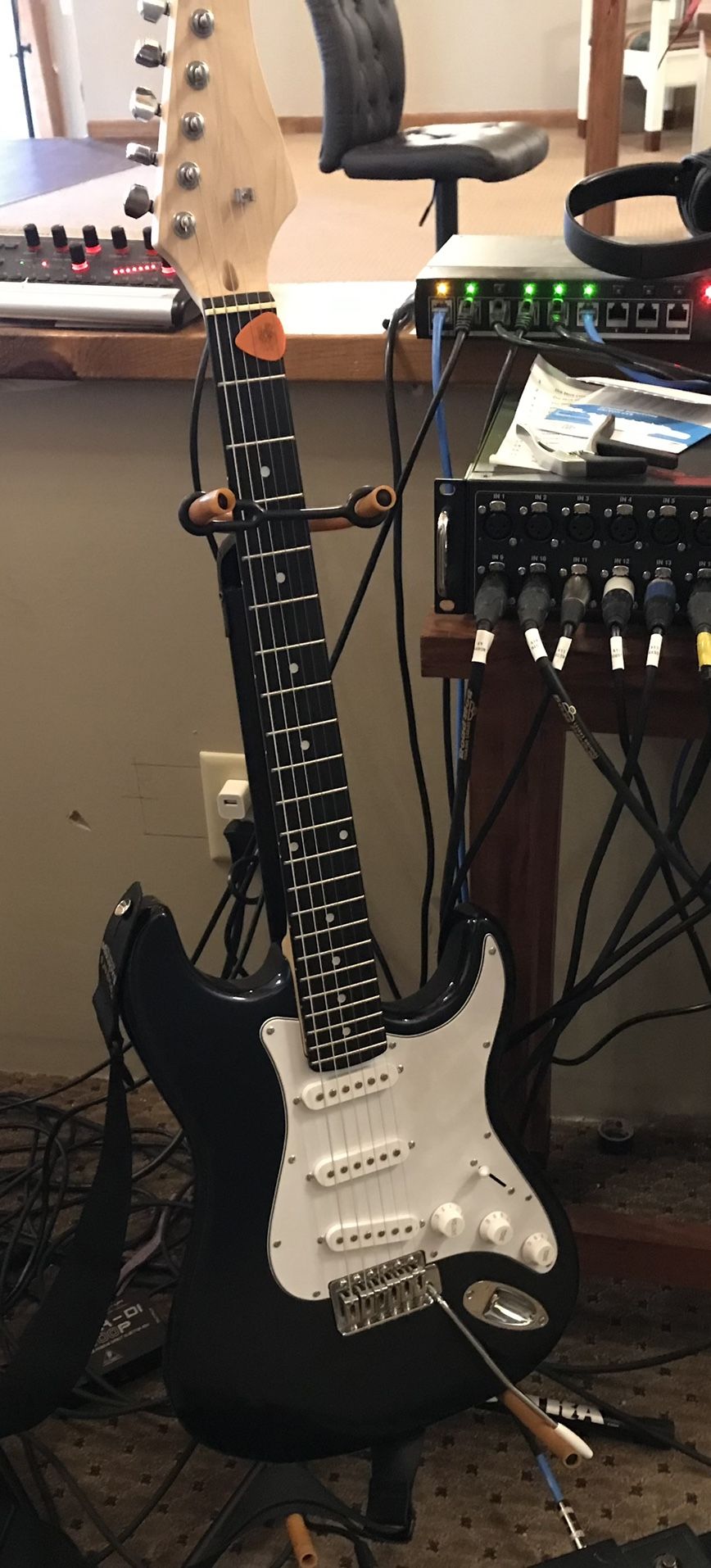 ST Style electric Guitar, Amp, Strap