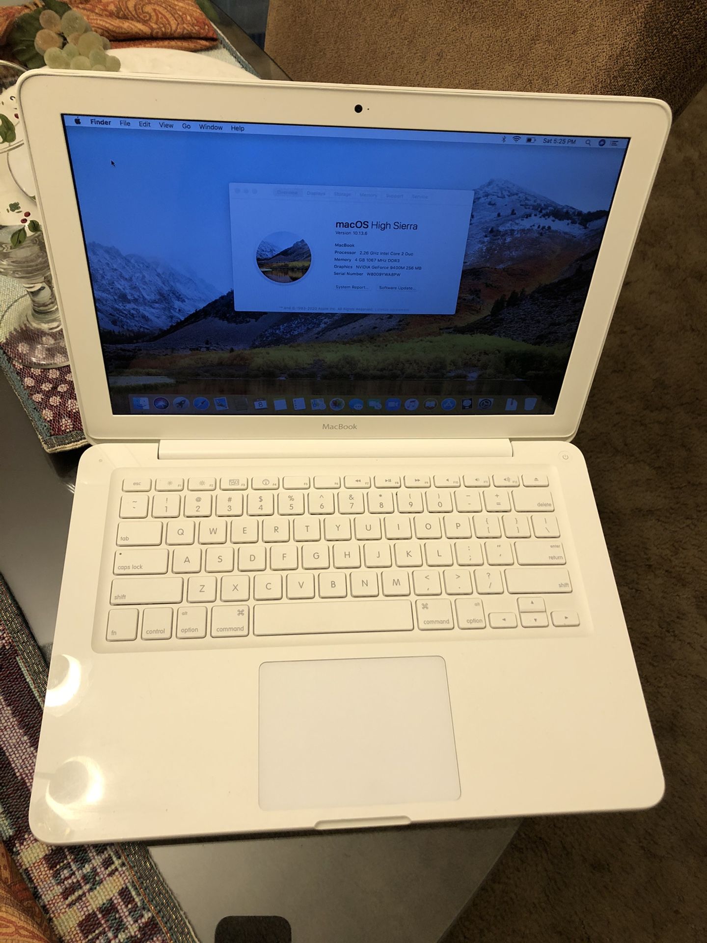 MacBook (Late 2009) 13” 120GB SSD Storage, 4GB memory, Logic Pro X