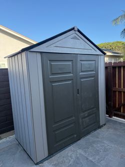 Rubbermaid shed in great condition