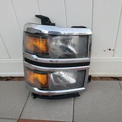 2014 - 2015 Chevy Silverado 1500 Headlight Oem Passenger Side 