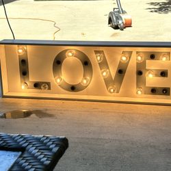 Light Up Love Sign
