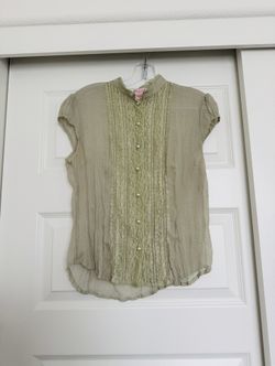 Beautiful Lace Top With Pearls - Size M