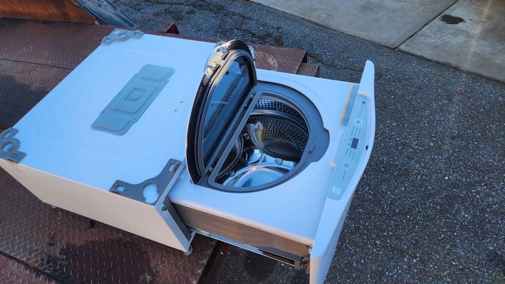 Pedestal Washing Machine
