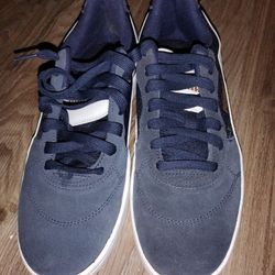 Puma Size 10  Women's 💙