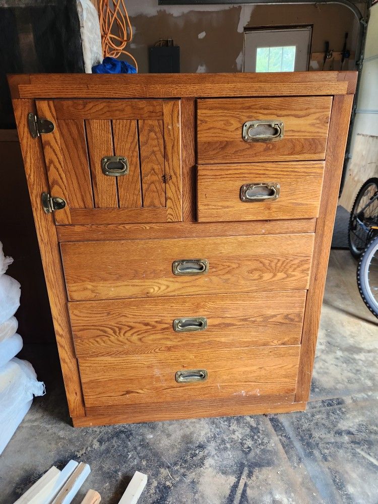 Young Hinkle 3 Piece Dresser Set