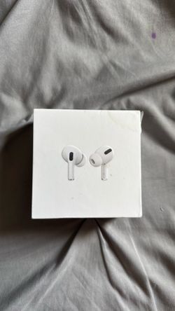 AirPods Pro MagSafe charging case