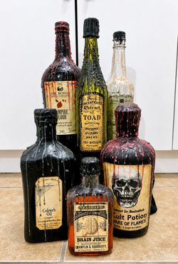 HALLOWEEN PROPS…GROUP OF SCARY POTION JARS