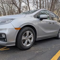 Silver 2019 Honda Odyssey EX-L with RES & Nav | 83k Miles