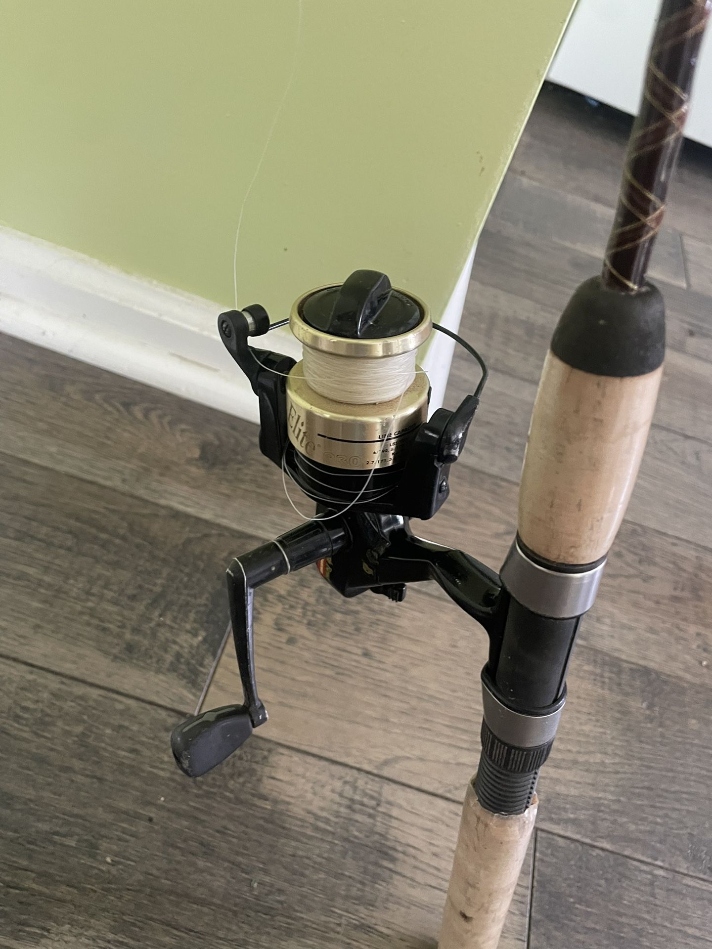🎣🐟🎣🐟COMPLETE VINTAGE - Red Rhino Fishing Rod and Reel S662SM Medium to Heavy Action 6' Exc Working🎣🐟🎣🐟