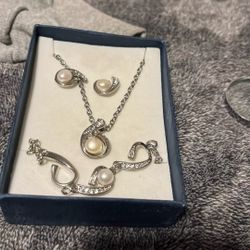 Pearl Earrings, bracelet Necklace Set