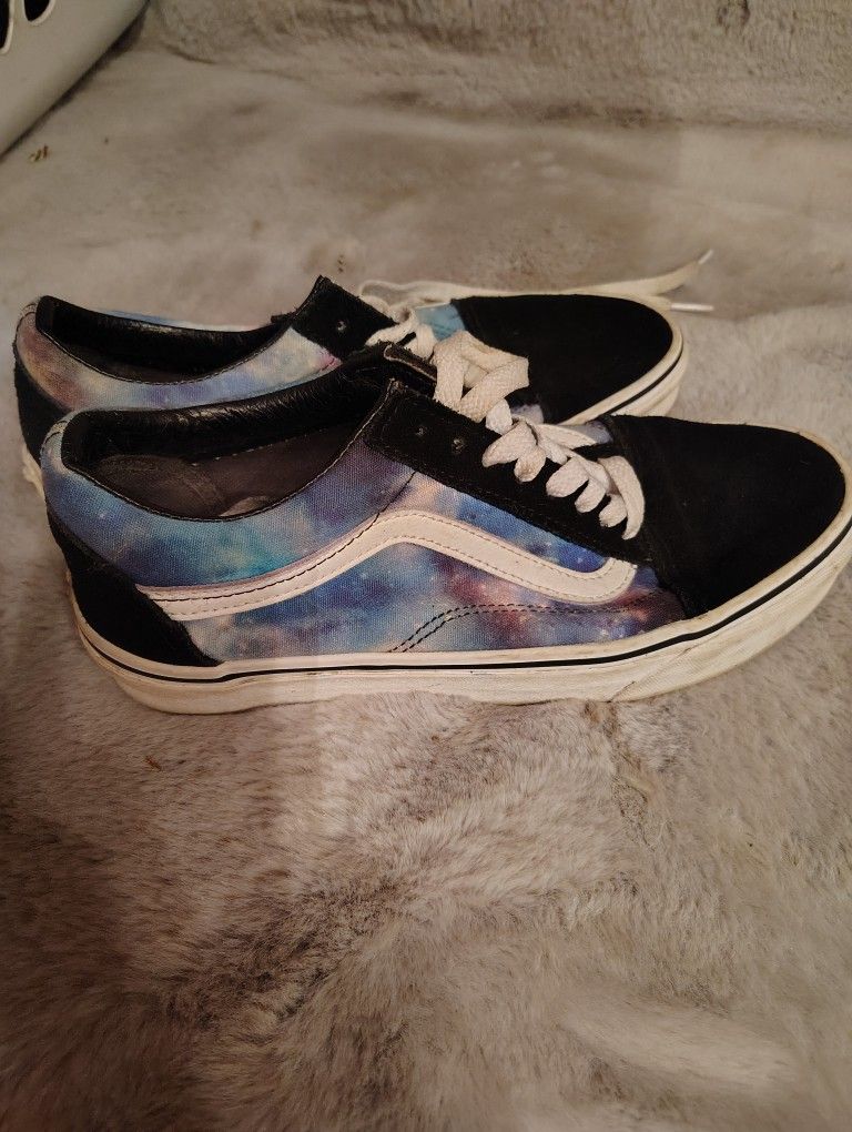 Woman's Vans Shoes