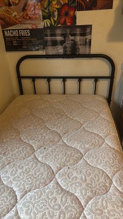 twin mattress and twin black metal frame