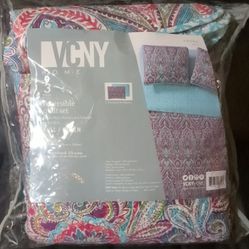 VCNY Home 3 Piece Reversible Quilt Set Full/ Queen Size