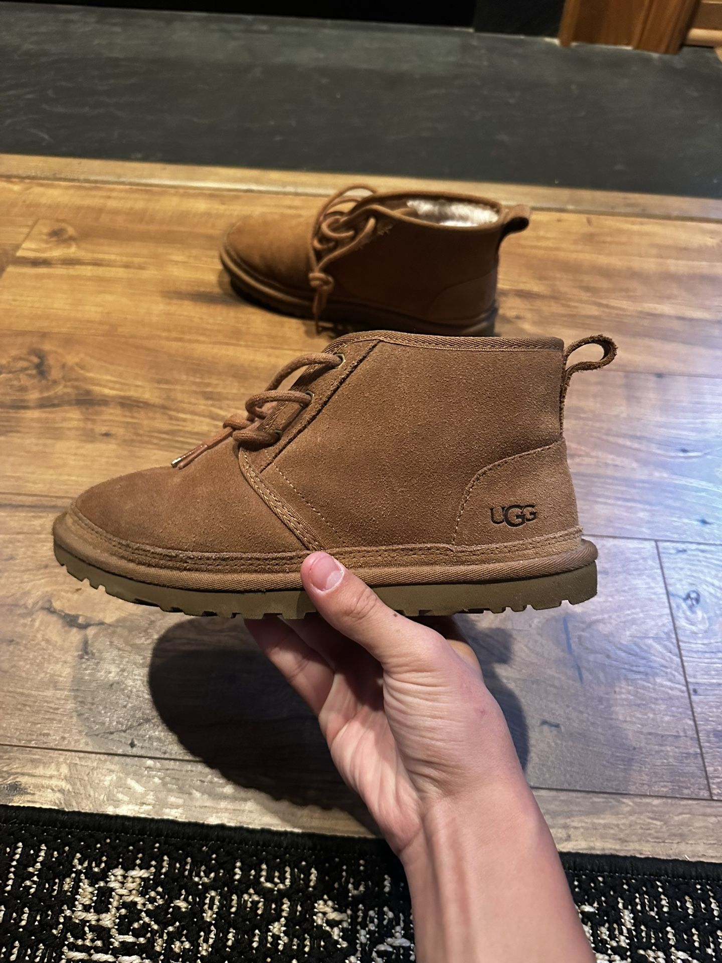 Uggs Neumel Boot Chestnut Size 8