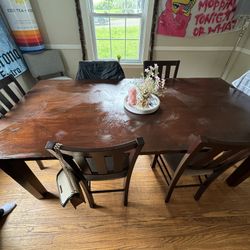 Dining Room Table 