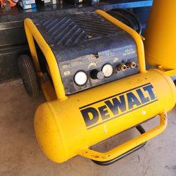 Air Compressor 4.5 Gal 225psi