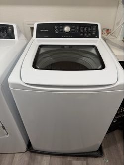 Frigidaire Washer and Dryer (Electric)