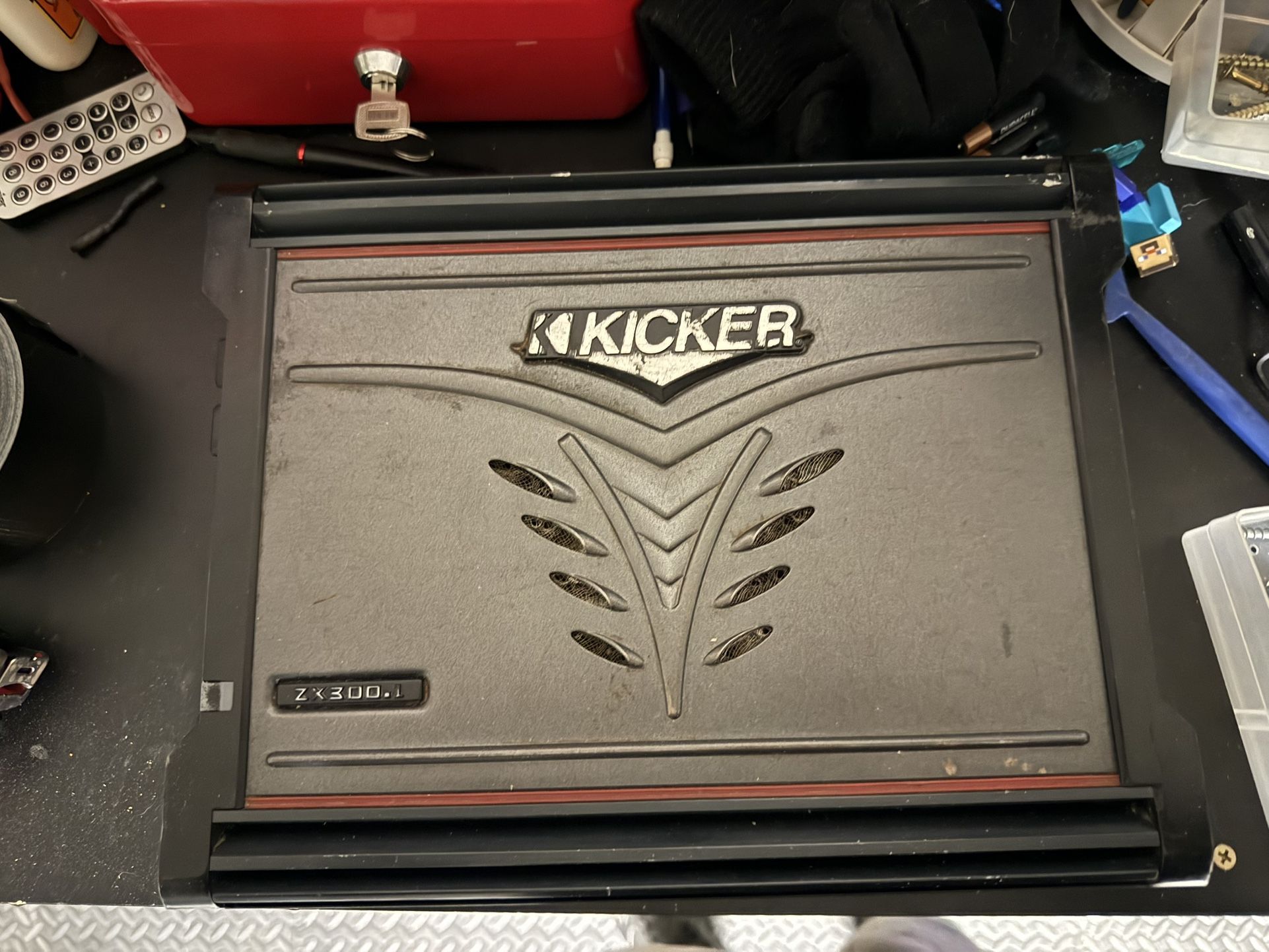 Kicker Amp