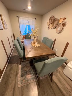 Ashley Johnelle Dinning Set