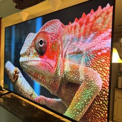 TCL 65 PULGADAS CLASS 6-SERIES 4K UHD DOLBY VISION HDR ROKU SMART TV - 65R615