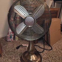 Nautica Home retro-style table fan.