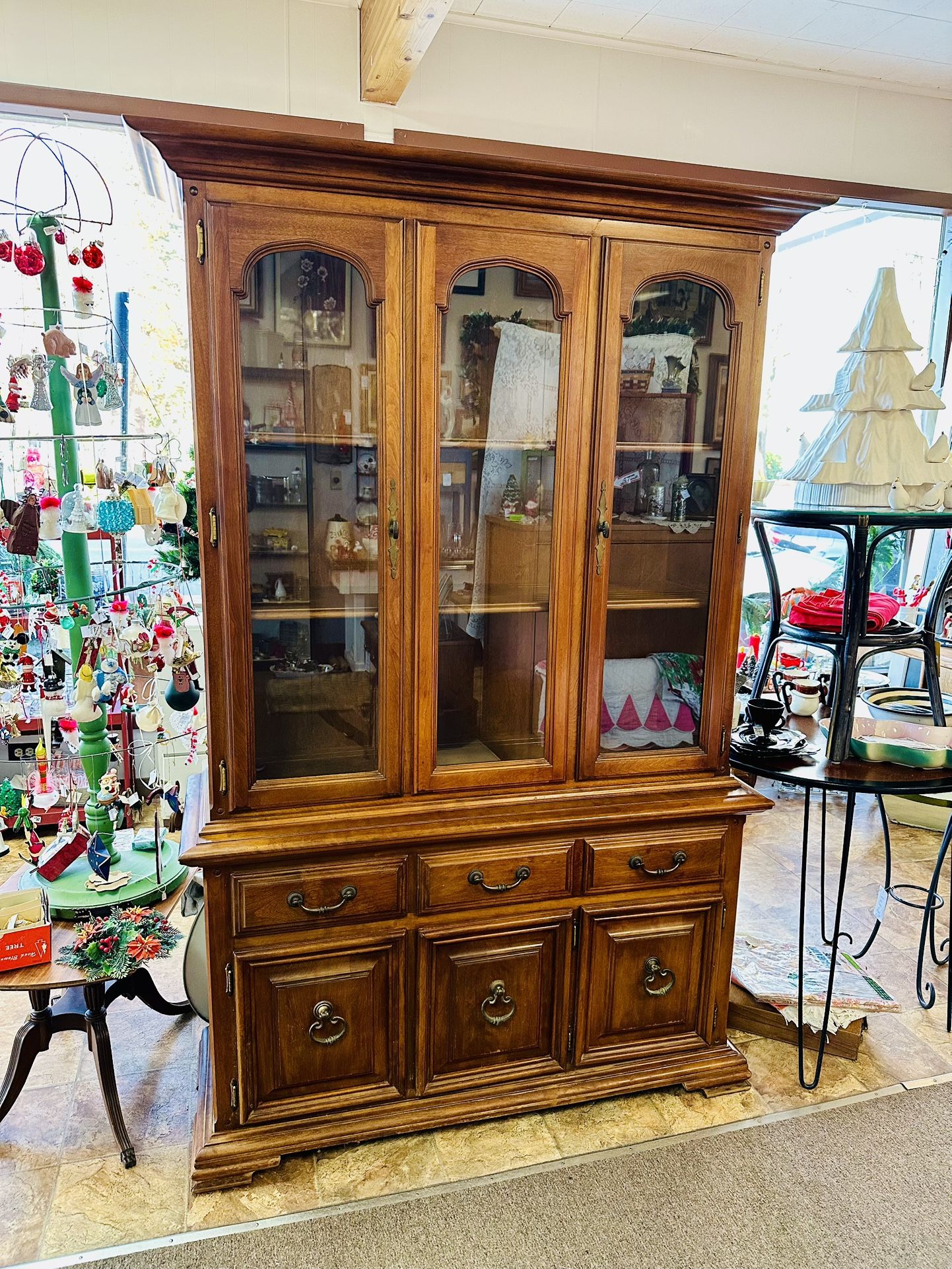 Early American 2 Piece Hutch