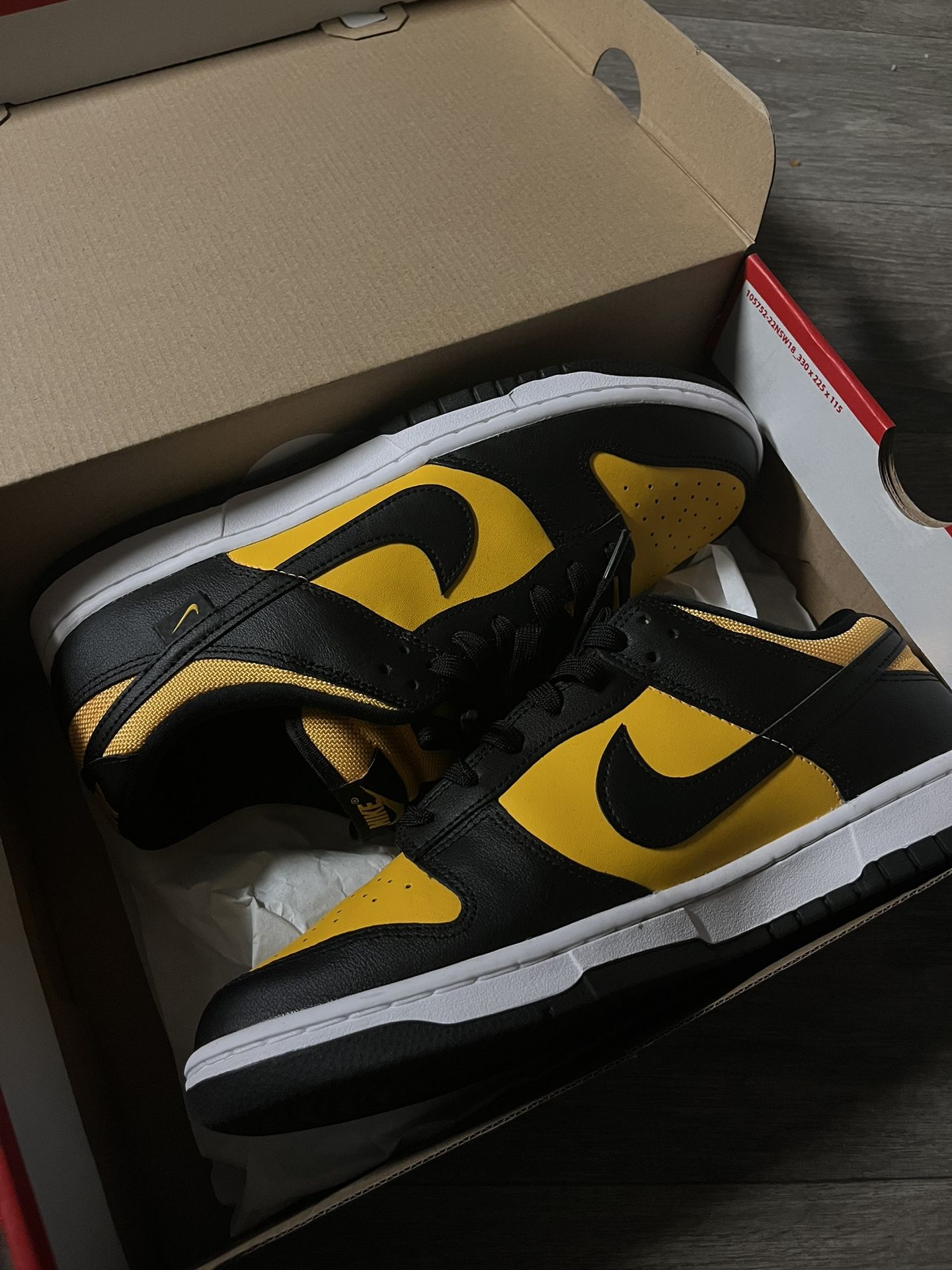 Nike University Gold/Black