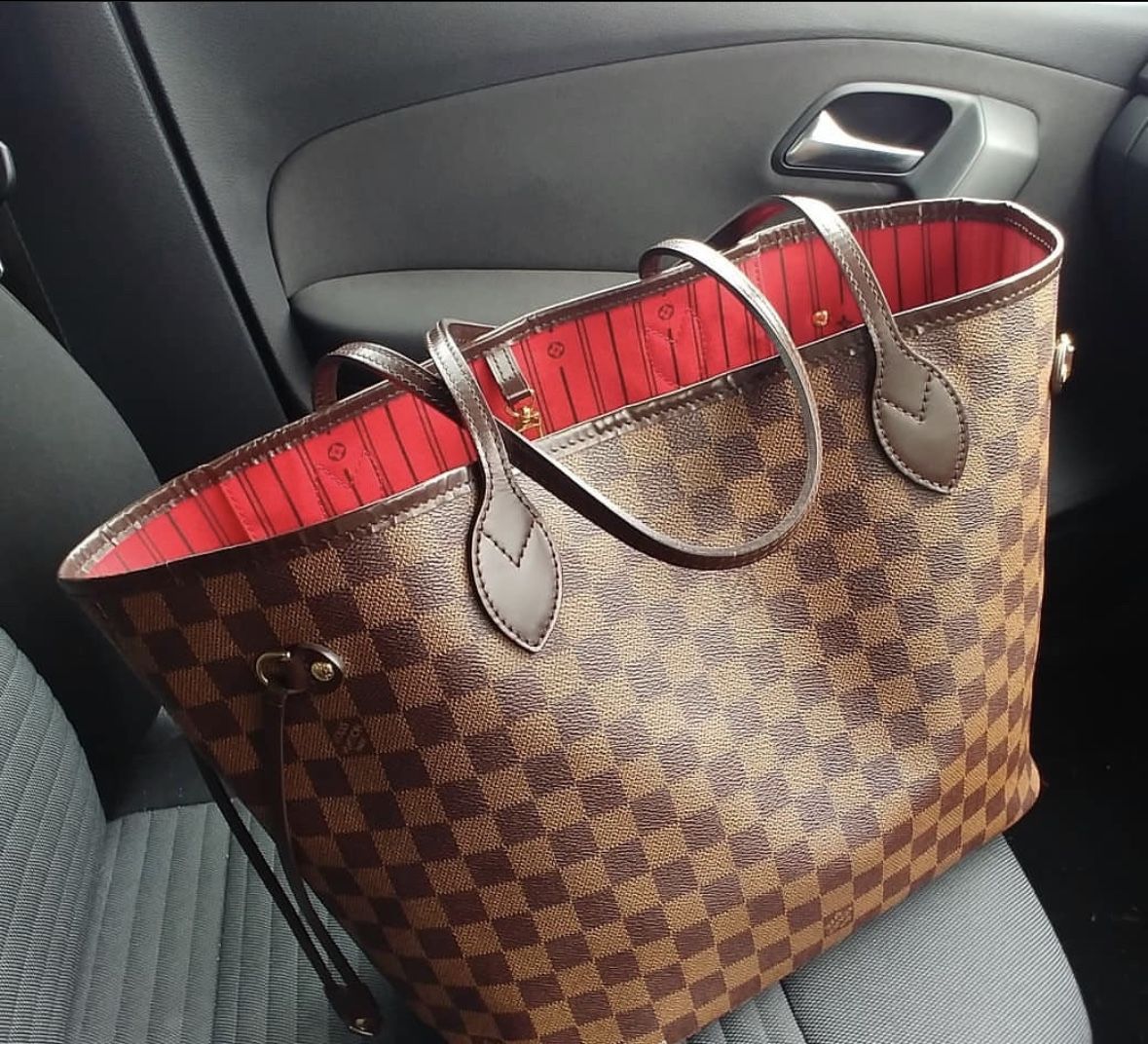 Authentic Louis Vuitton Neverfull MM for Sale in San Fernando, CA - OfferUp