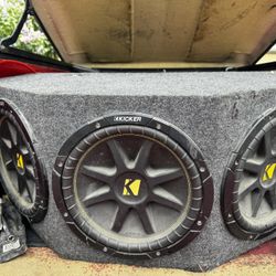 Kicker Triple 12’