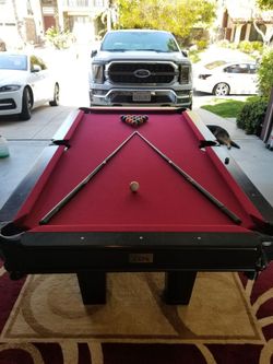 Minnesota Fats Pool Table with Balls and Cues
