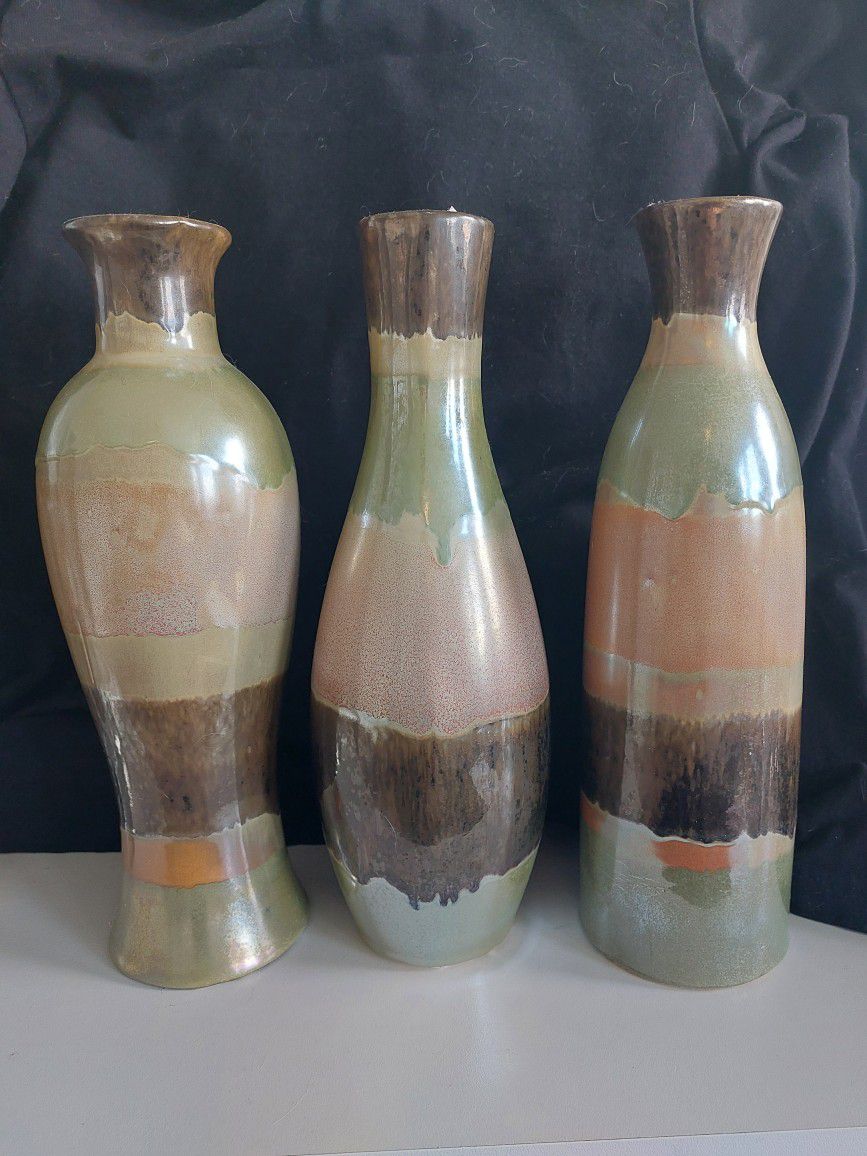3 Decorative Vases