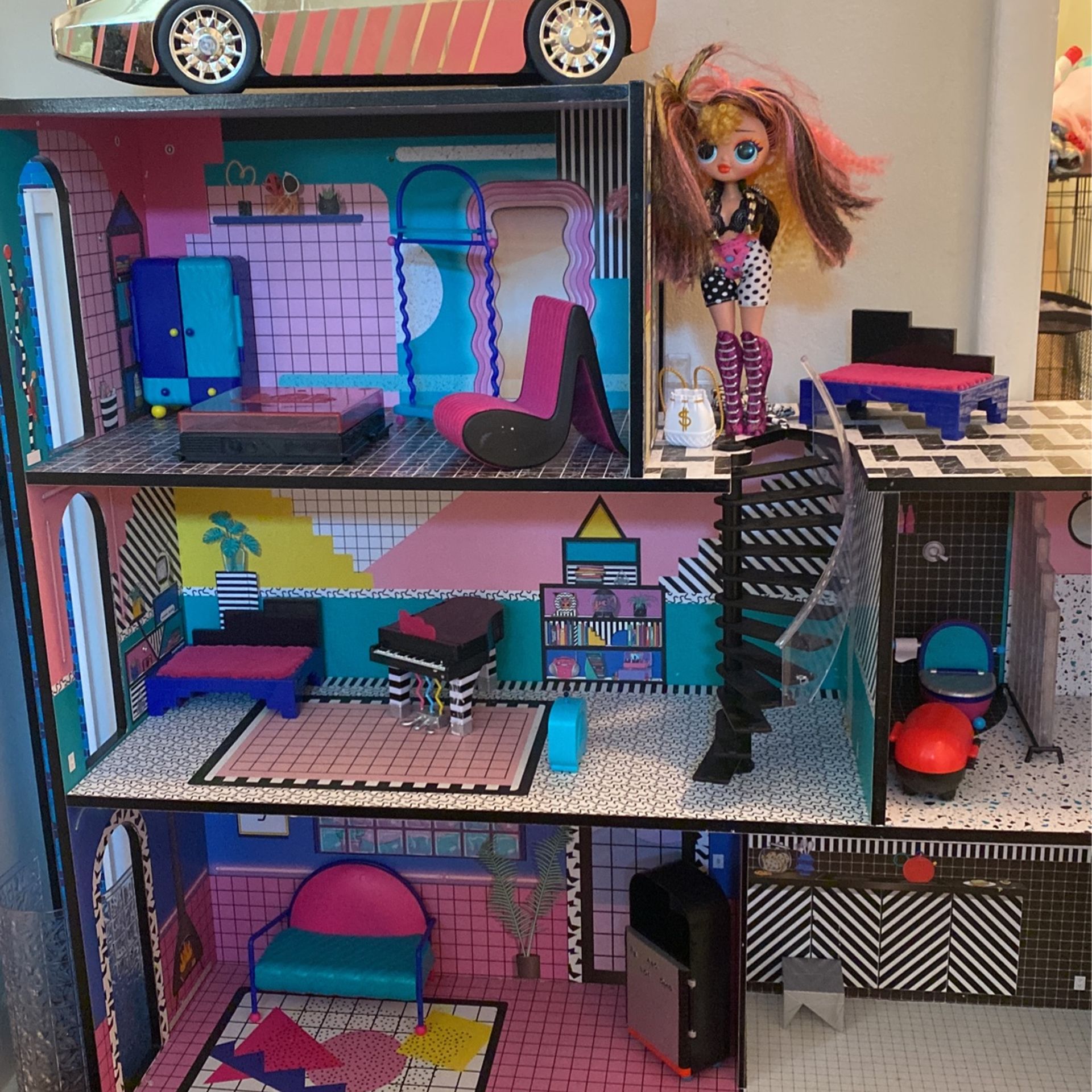 LoL Surprise Doll House