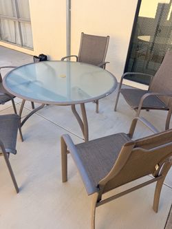 Outdoor Patio Table and Chair Set