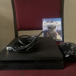 PS4 Pro Slim