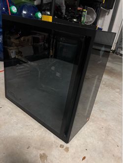 OMEN 40L  RTX 4060 GAMING PC