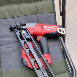 Milwaukee M18 Nailer