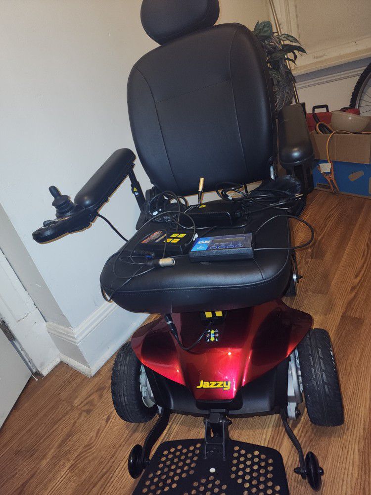 Jazzy Elite ES Power Wheelchair