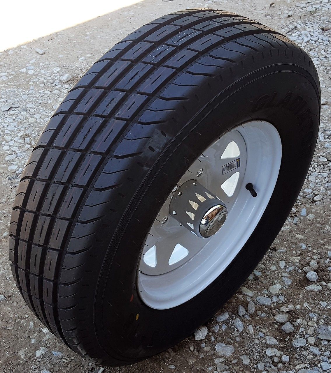 14" Gladiator Trailer Tire 2057514D 14x5.5 5 Lug White Spoke Wheel