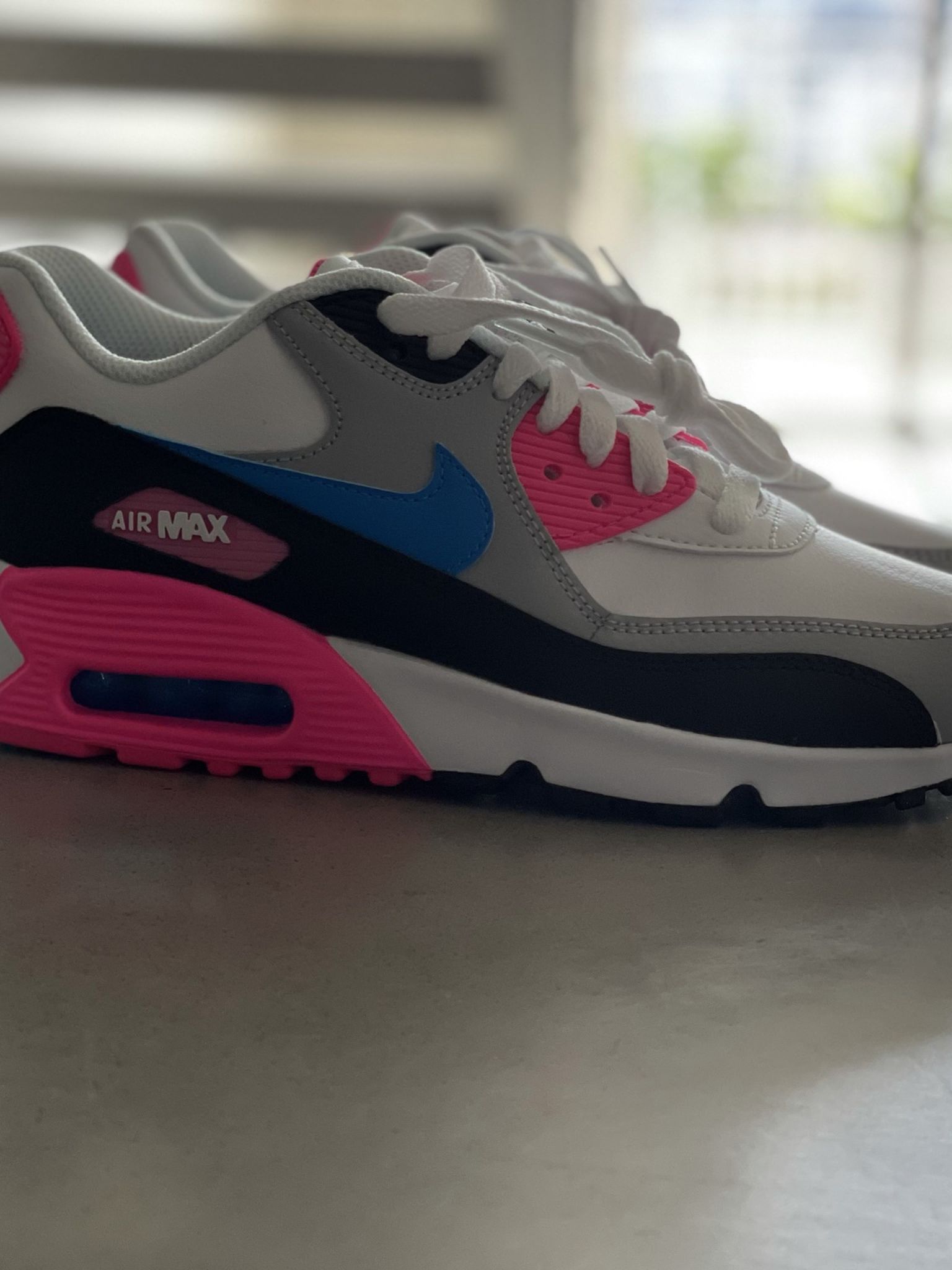NEW Nike Air Max 90 Leather GS 'White Photo Blue Pink' Sneakers Size 5.5Y/ Women’s Size 7