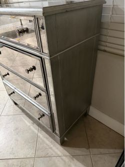 Mirrored dresser