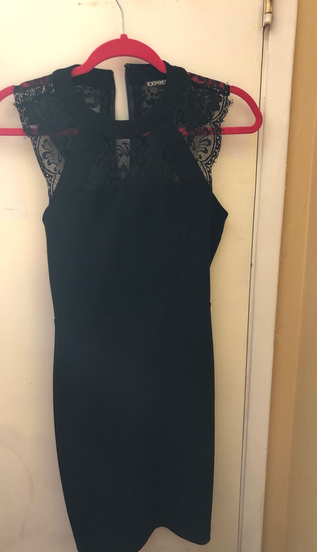 EXPRESS/ SIZE 2/ SHORT BLACK DRESS
