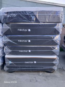 Nectar Premier king  size Memory Foam 13" Medium Mattress  New Mattress   Delivery available