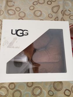 Kids UGGS Size 2 / 3 Jessie Bow