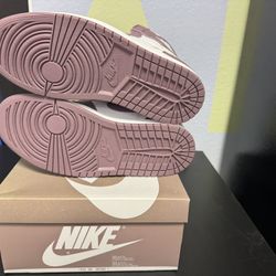 Air Jordan 1 Retro High Mauve 