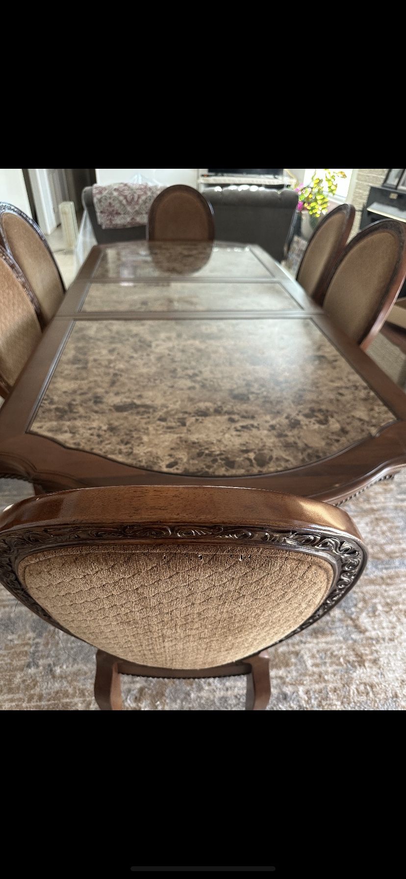 Large Dining Table W/Removable Leaf