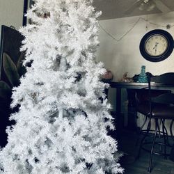 White Christmas Tree 