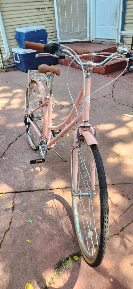 Like NEW ! Women's Bike // $200