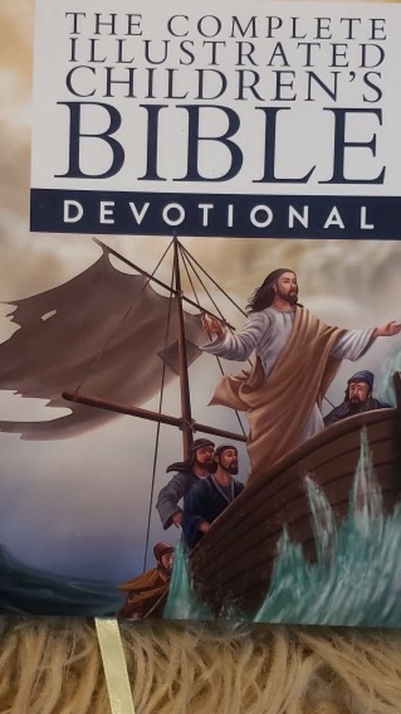 The Complete Illustrated Children's Bible Devotional by Harvest House Publishers. Condition is "Like New". Shipped with USPS Priority Mail. Name on th
